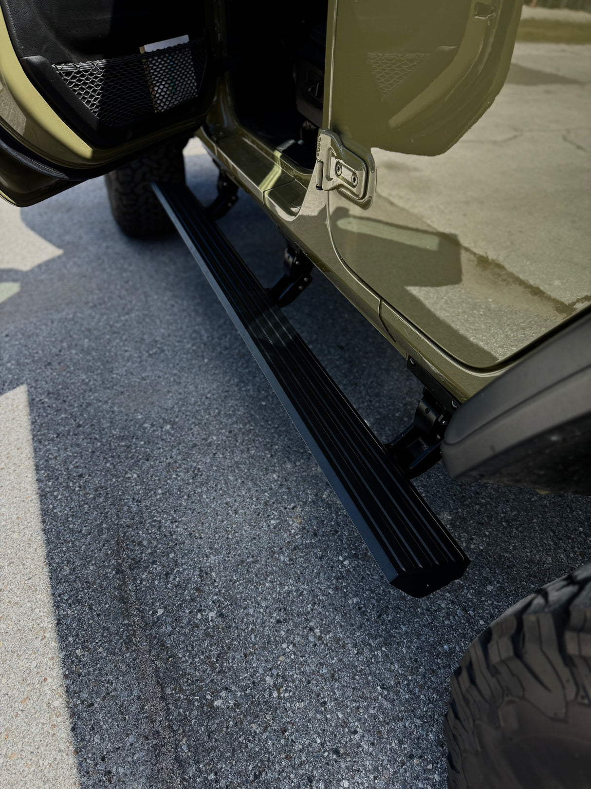 Trail Ops Premium Power Steps | Jeep Wrangler JL Unlimited 4-Door (2018–2025)