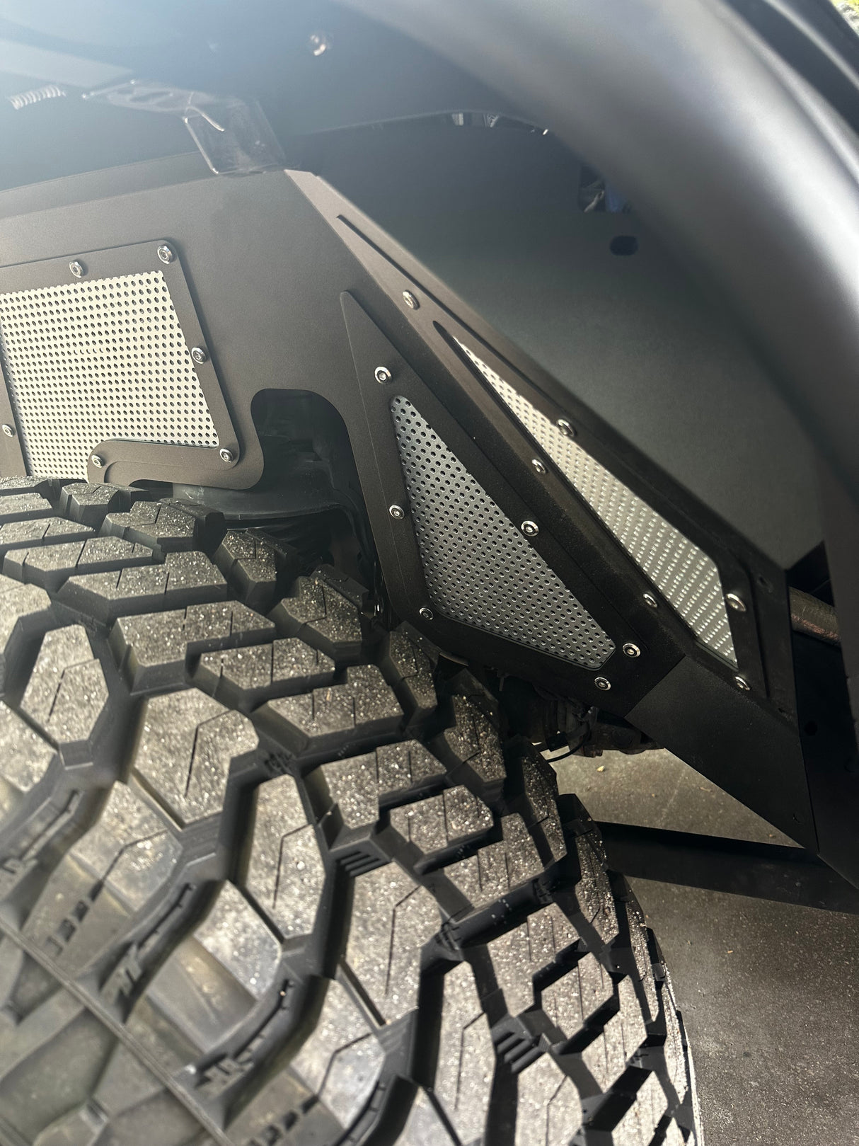 JL/JLU Inner Fender Liners w/ Mesh (Rear)
