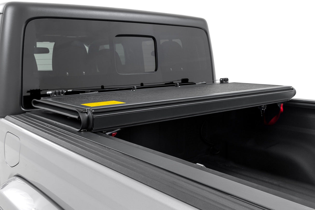 Rough Country Hard Low Profile Bed Cover | 5' Bed | Jeep Gladiator JT 4WD (2020-2025)