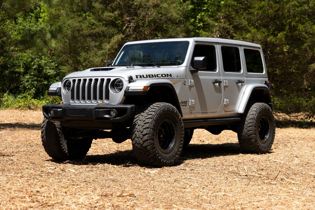 Rough Country 3.5 Inch Lift Kit | C/A Drop | 4-Door | 392 | Jeep Wrangler Unlimited (18-23)