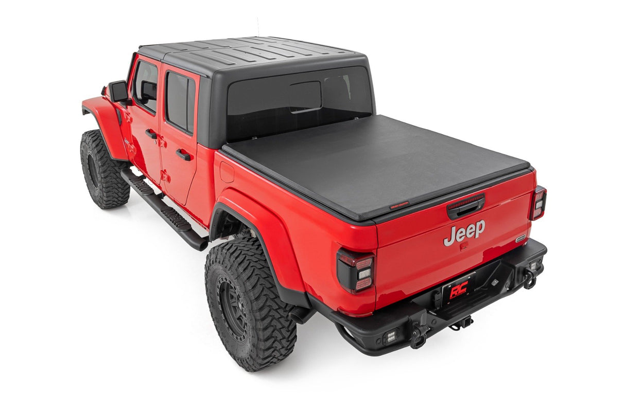 Rough Country Soft Tri-Fold Bed Cover | 5' Bed | Jeep Gladiator JT 4WD (2020-2025)