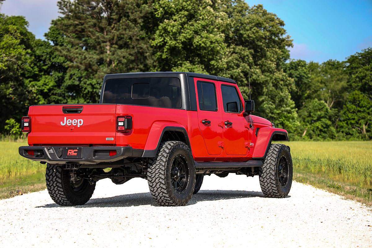 Rough Country 3.5 Inch Lift Kit | Springs | Jeep Gladiator JT 4WD (2020-2023)