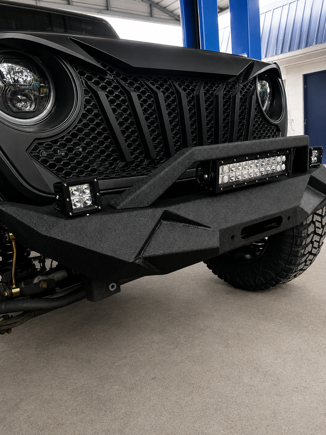 Trail Ops Stubby Front Bumper w/ Light Bar &amp; Cube Lights – Jeep Wrangler JL / JLU &amp; Gladiator JT (2018–2026)