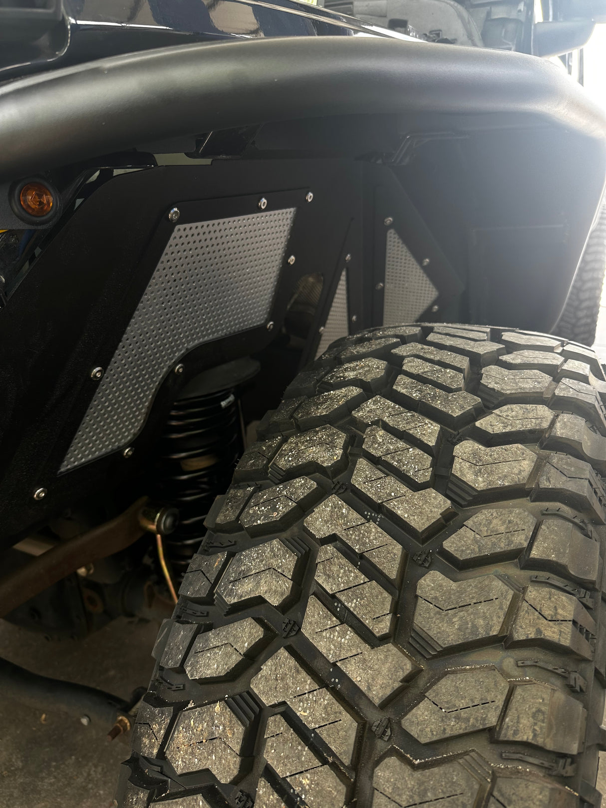 Trail Ops Front Inner Fender Liners w/ Mesh JL/JLU/ JTU Wrangler & Gladiator