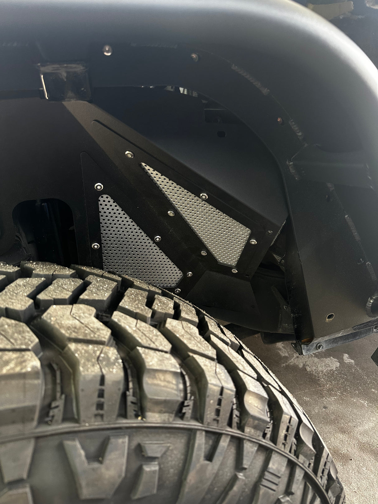 JL/JLU Inner Fender Liners w/ Mesh (Rear)