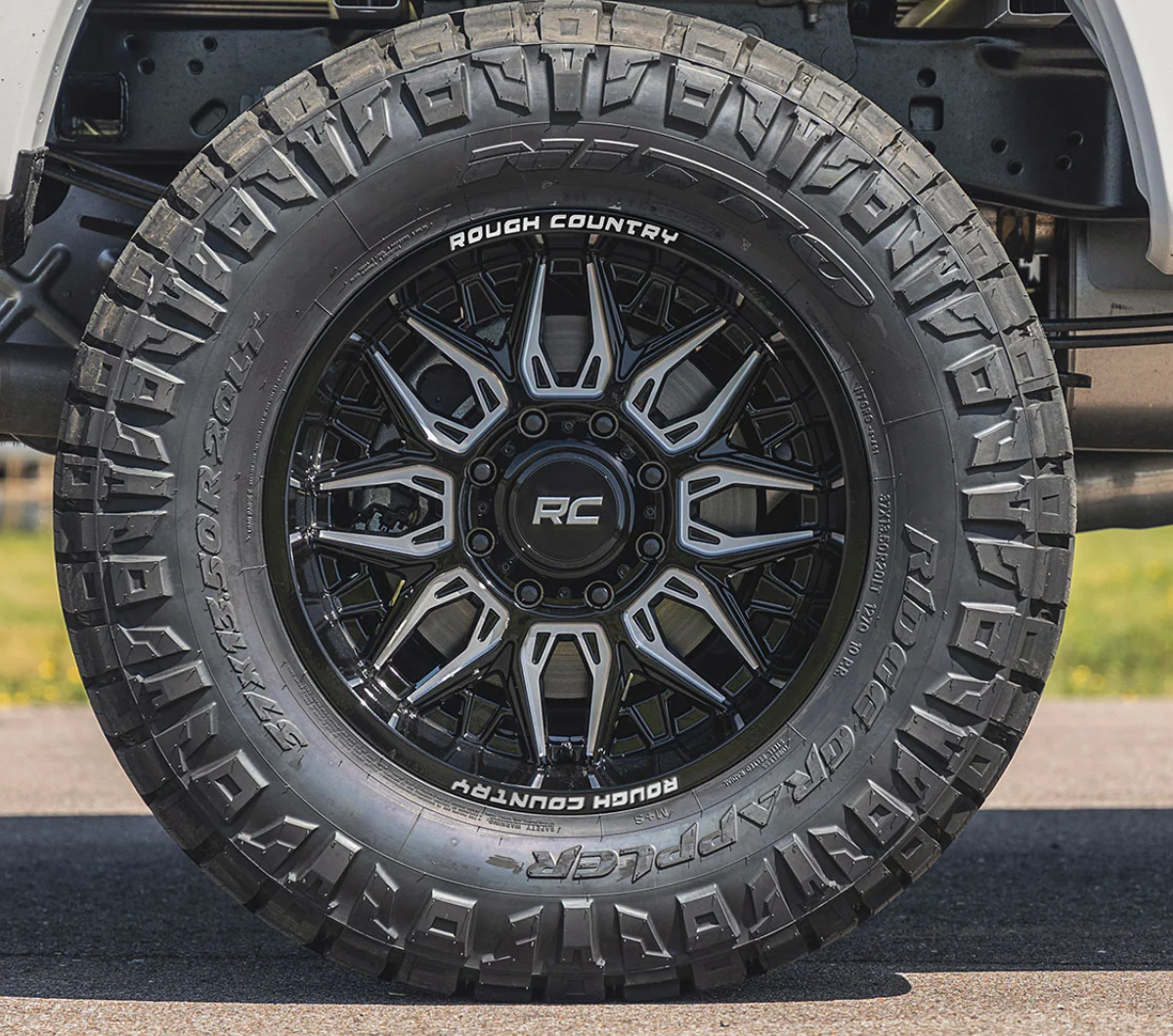 Rough Country 86 Series Wheel One-Piece | Gloss Black | 20x10 | 5x5 | -19mm