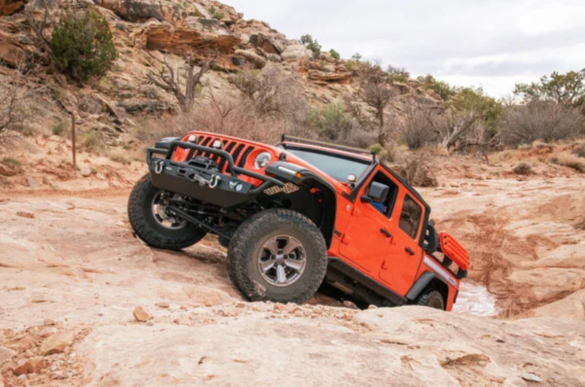 Quadratec Brute Strength Side Steps for 20-26 Jeep Gladiator JT