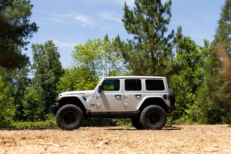 Rough Country 3.5 Inch Lift Kit | C/A Drop | 4-Door | 392 | Jeep Wrangler Unlimited (18-23)