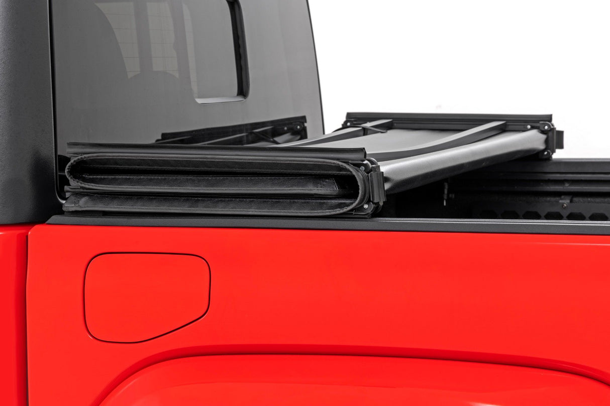 Rough Country Soft Tri-Fold Bed Cover | 5' Bed | Jeep Gladiator JT 4WD (2020-2025)