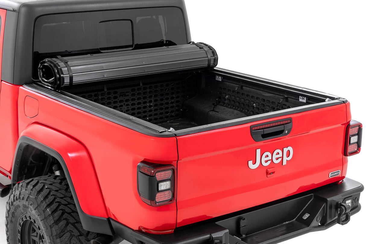 Rough Country Hard Roll Up Bed Cover | 5' Bed | Jeep Gladiator JT 4WD (2020-2025)