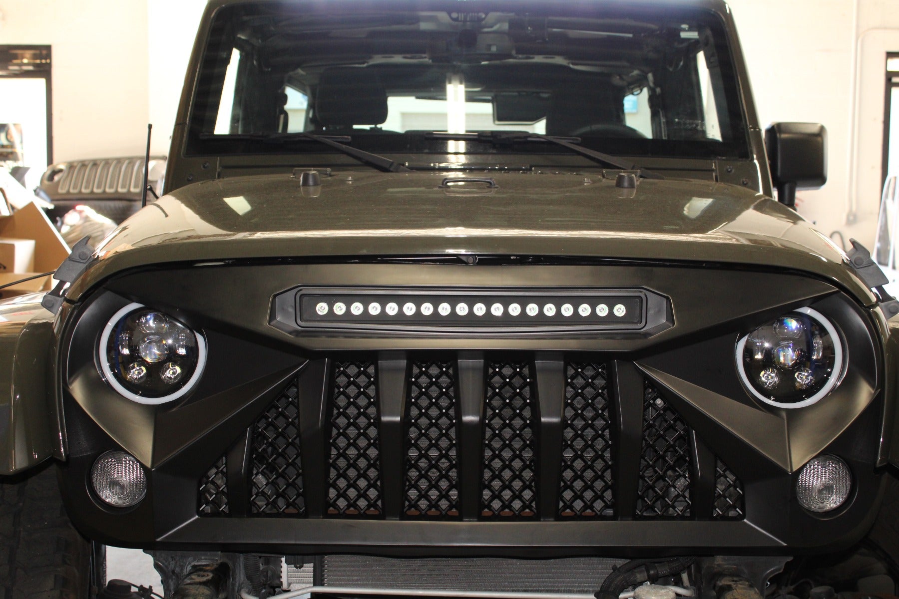 Trail Ops Angry Grill With LED Light Bar TO-JK-1037